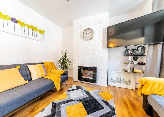 Stylish 3-Bed Terraced House With Wi-Fi