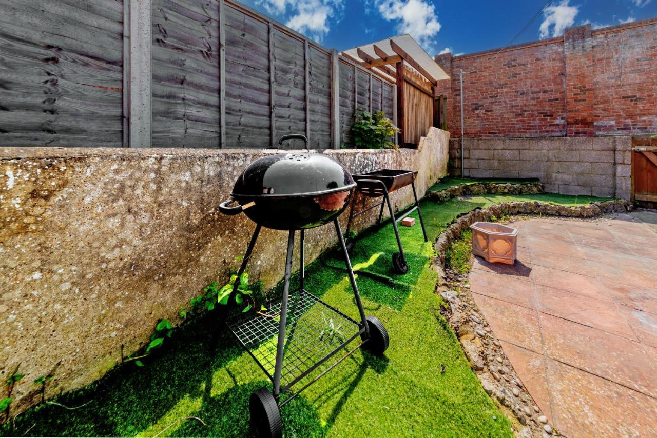 Apartment Stylish 3-bed Terraced House With Wi-fi *