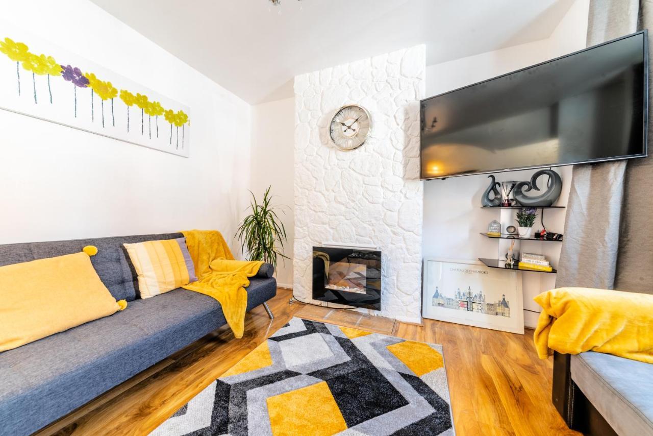 Apartment Stylish 3-bed Terraced House With Wi-fi