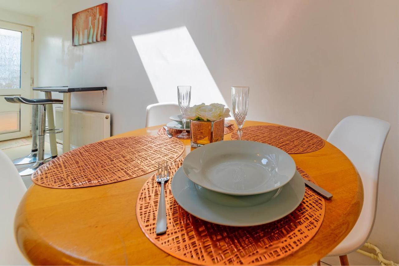 Stylish 3-bed Terraced House With Wi-fi Apartment