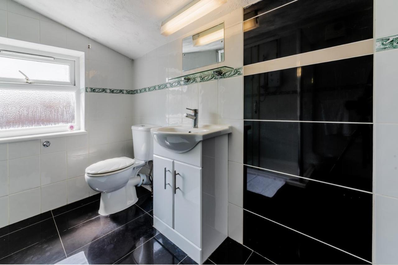 Apartment Stylish 3-bed Terraced House With Wi-fi