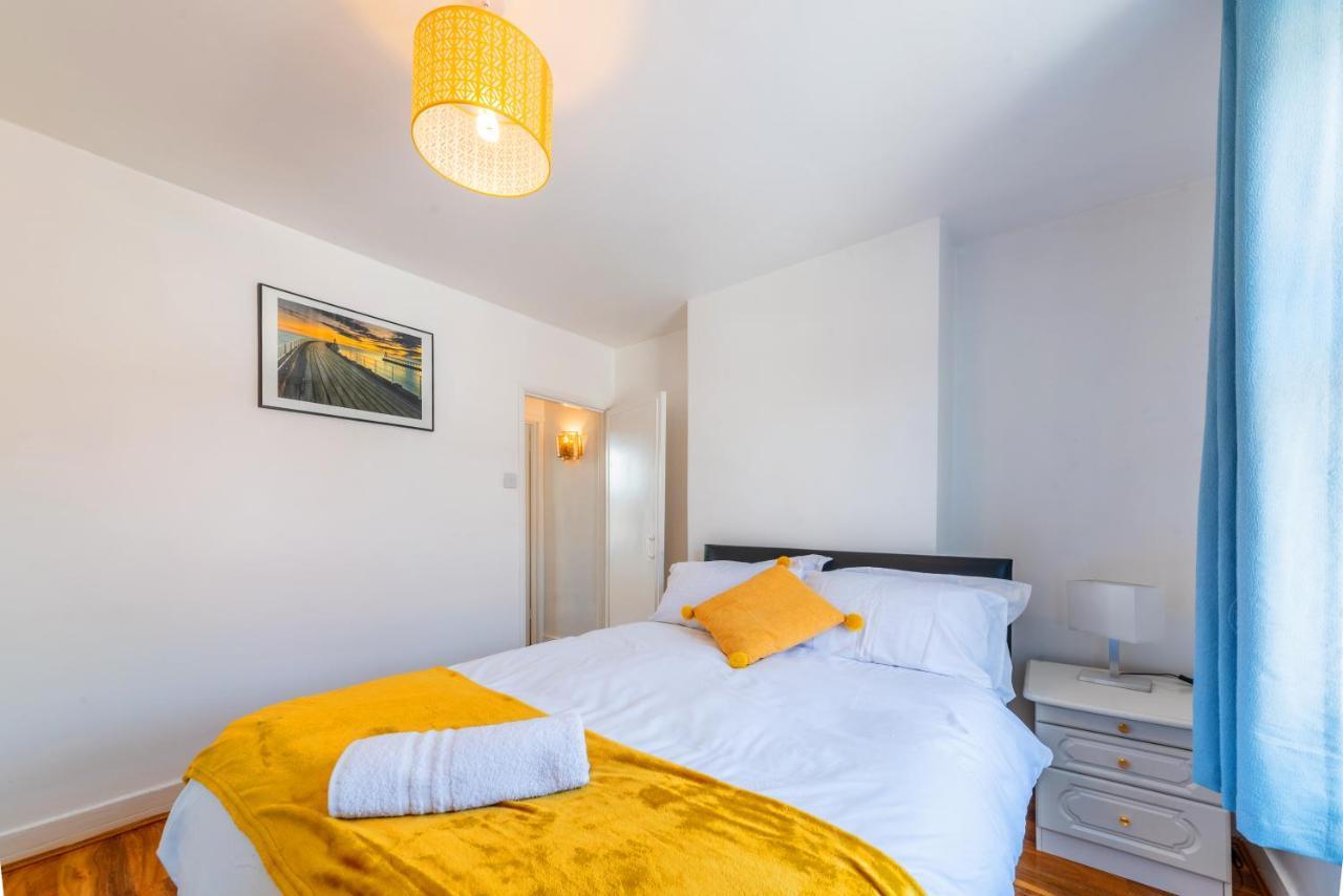 Stylish 3-bed Terraced House With Wi-fi Apartment